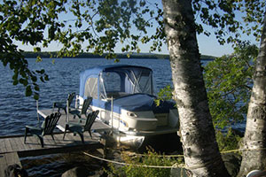 Access to ouor quay (dock) on Lac Nominingue